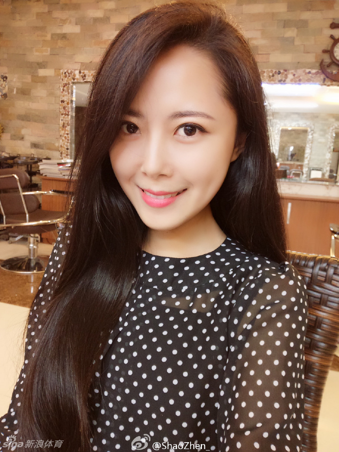 邹正疑似女友私照曝光_高清图集_新浪网