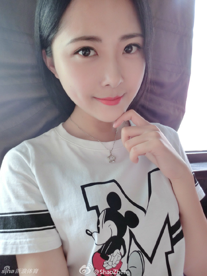 邹正疑似女友私照曝光_高清图集_新浪网