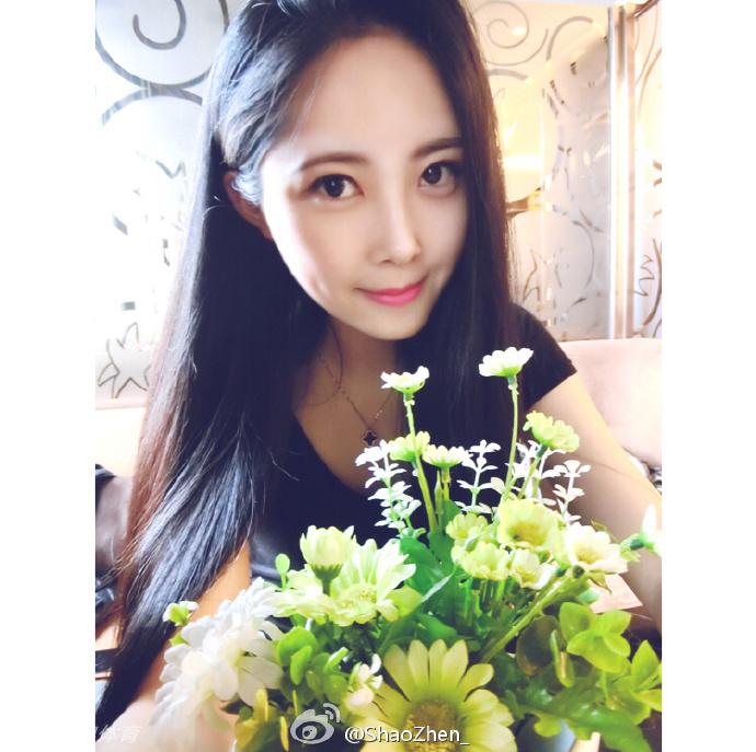 邹正疑似女友私照曝光_高清图集_新浪网