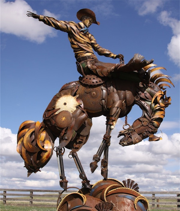 废弃金属孕育的马艺术_高清图集_新浪网