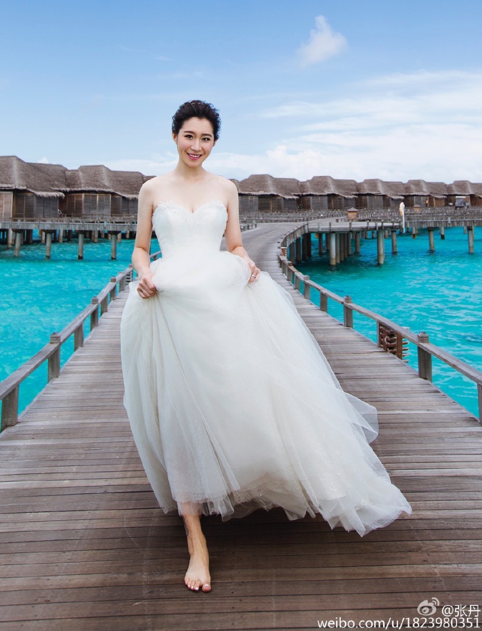 花滑公主张丹婚纱照美腻来袭_高清图集_新浪网