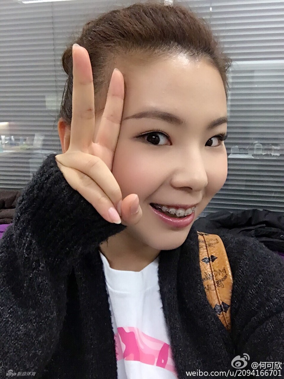 高低杠公主何可欣俏皮可爱_高清图集_新浪网