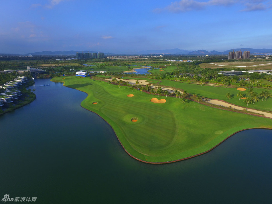 蓝湾大师赛-lpga正在三亚鉴湖·蓝湾高尔夫球场举行,奉上一组优美壮阔