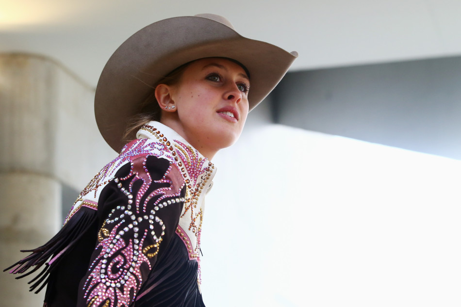 吉娜-舒马赫参加欧洲青年马术锦标赛