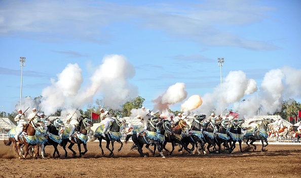 摩洛哥马术表演庆胜利_高清图集_新浪网