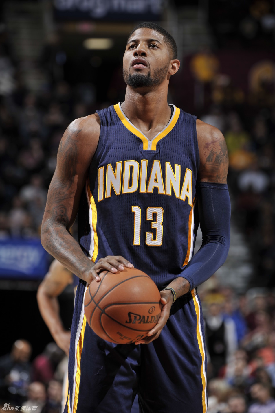 詹姆斯全场得到29分6篮板4助攻,乔治32分11篮板6助攻.