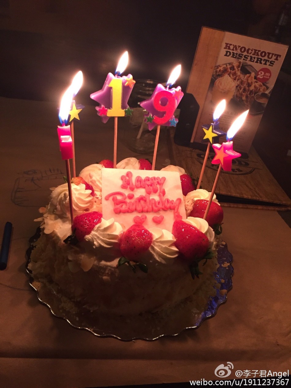 "花样美女"李子君19岁生日快乐_高清图集_新浪网