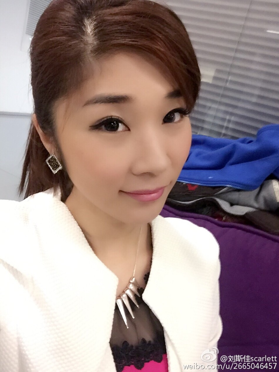 冰壶美女刘斯佳晒解说美照_高清图集_新浪网