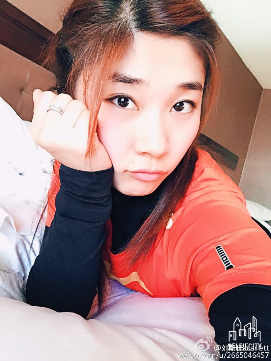 冰壶美女刘斯佳晒解说美照_高清图集_新浪网