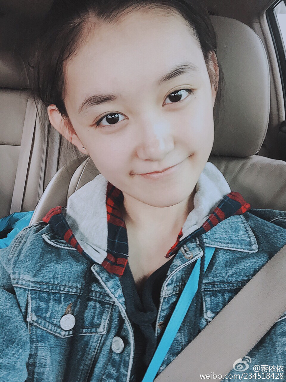蒋依依美照