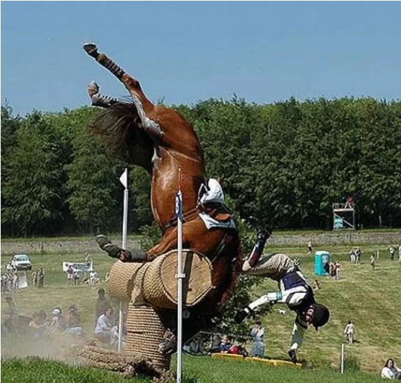 赛场人仰马翻惊险一幕_高清图集_新浪网