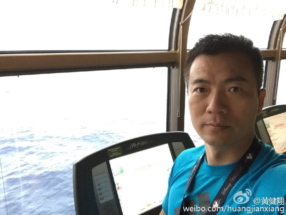 圣诞健身不停歇 杨幂一字马张雨绮秀马甲线_高清图集_新浪网