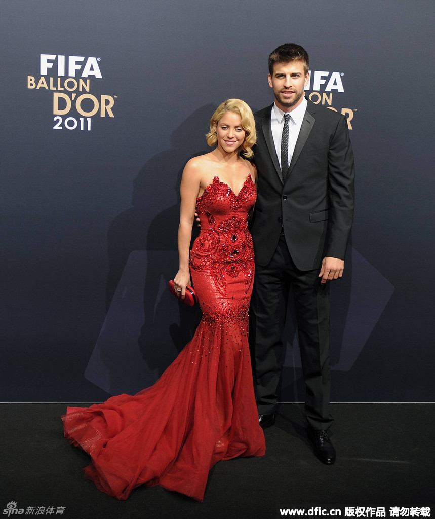 枕边红颜:皮克女友夏奇拉_高清图集_新浪网