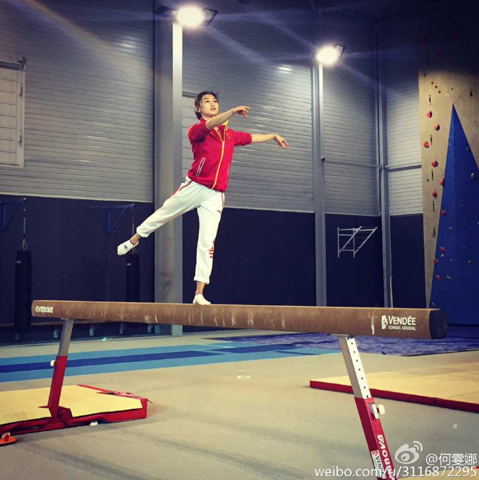 祝蹦床女神生日快乐!(图片来源:@何雯娜)