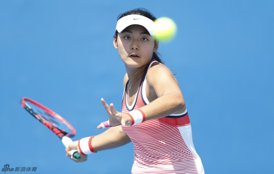 新浪直击澳网首轮王雅繁出战_高清图集_新浪网