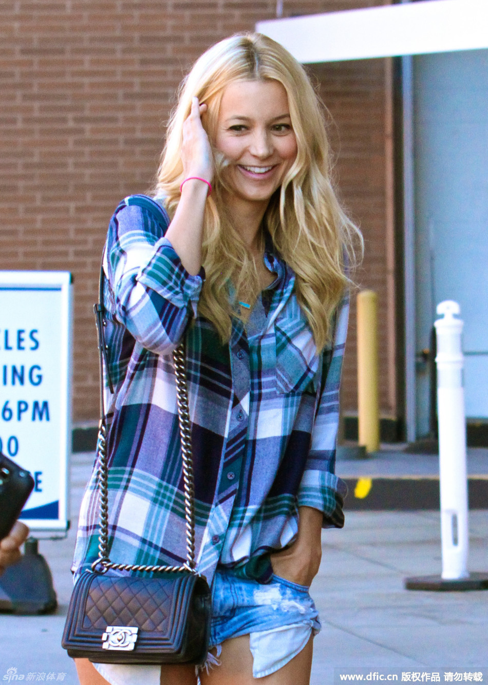 大卫李前妻萨宾娜女神范十足_高清图集_新浪网