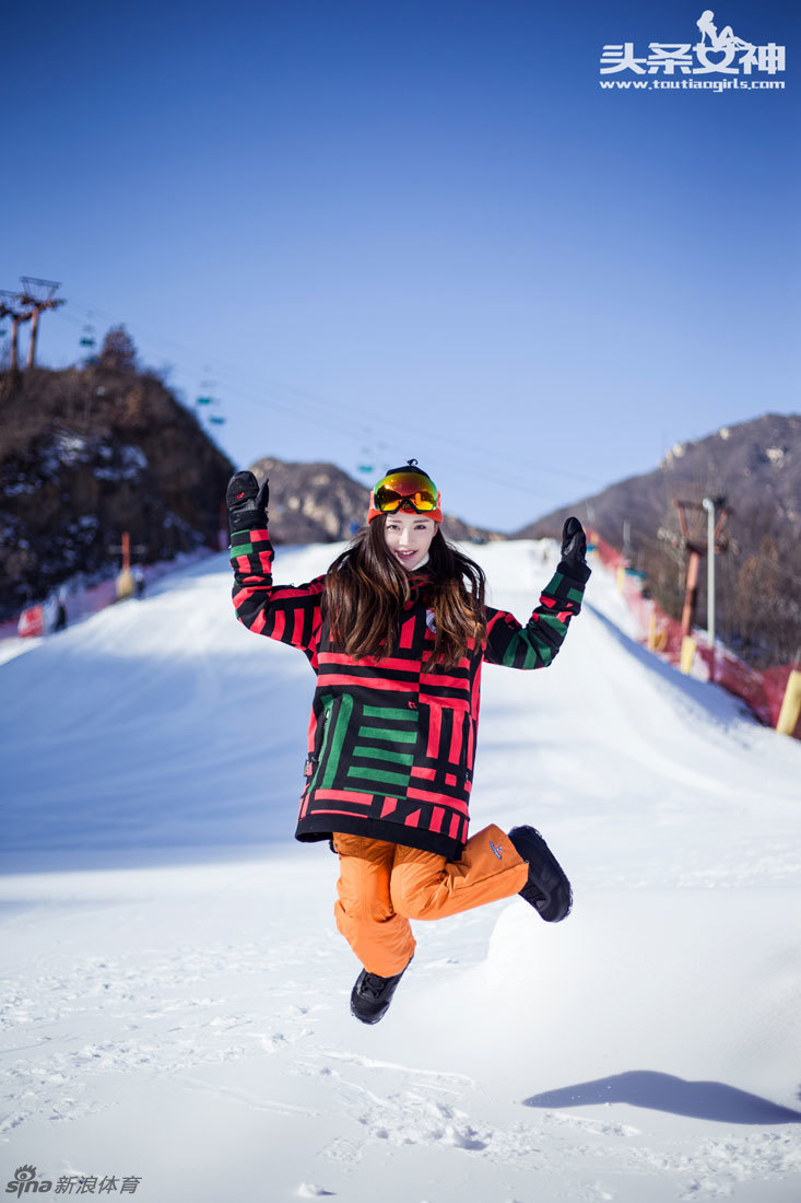 滑雪美女玩转滑雪场