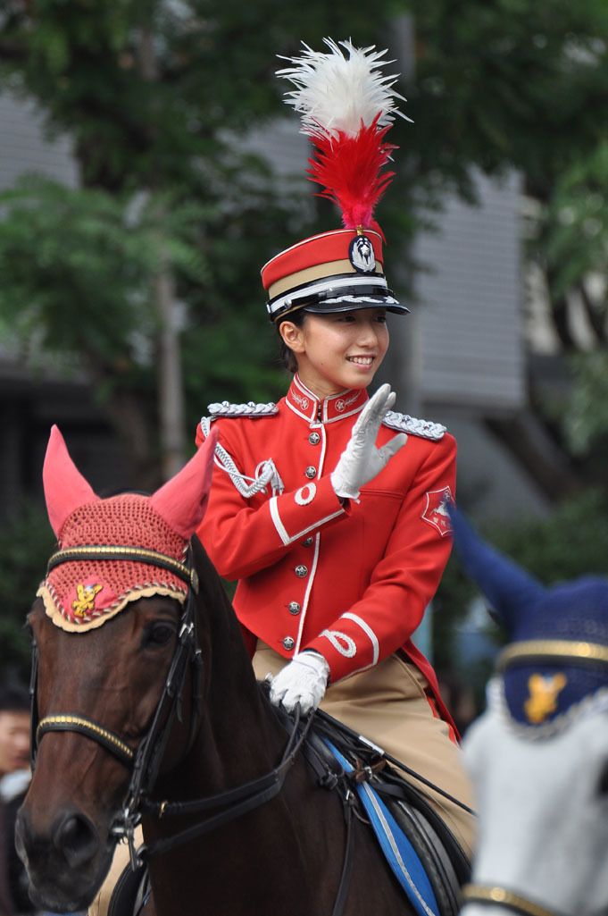英姿飒爽 新浪网