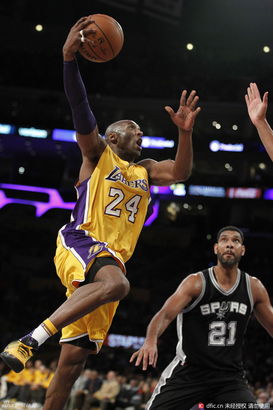 科比最后一次面对马刺拼尽全力拿到25分但是难阻球队113-119主场不敌