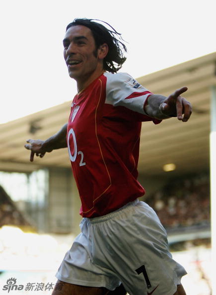 北京时间2月25日,阿森纳英超冠军队成员,前法国国脚罗伯特-皮雷正式