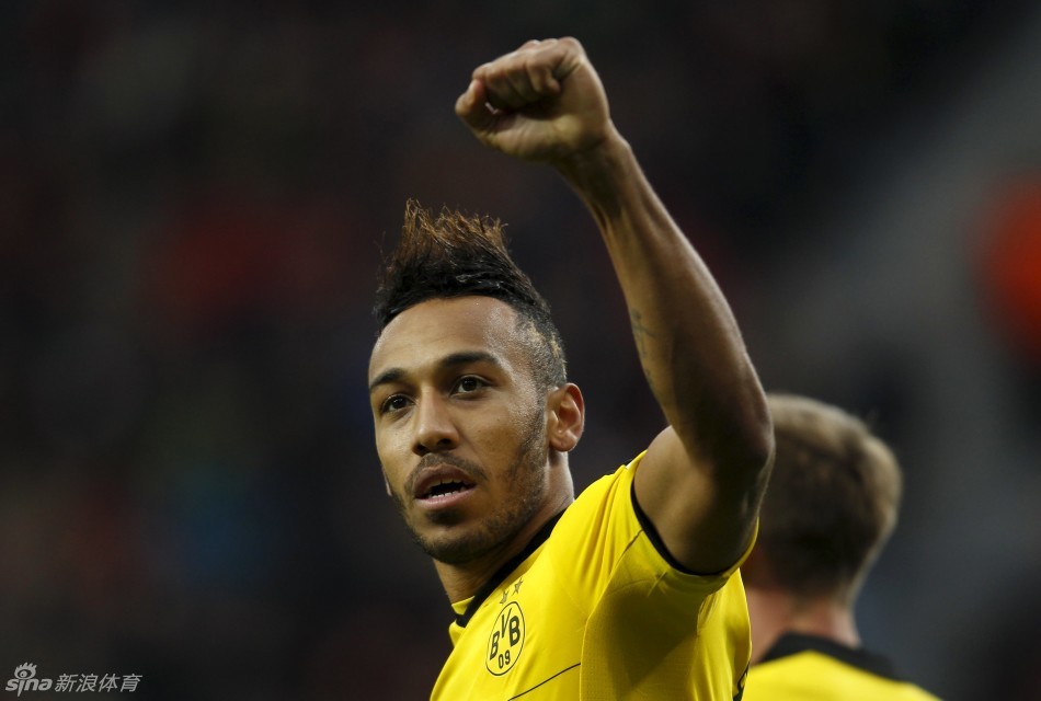 奥巴梅杨破门庆祝