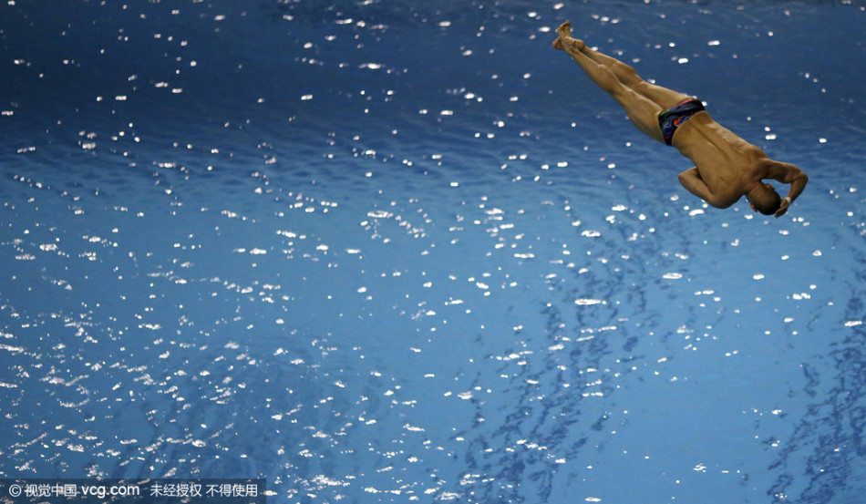 跳水世界杯何超三米板第六_高清图集_新浪网