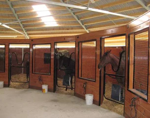 探秘超星级奢华马房_高清图集_新浪网