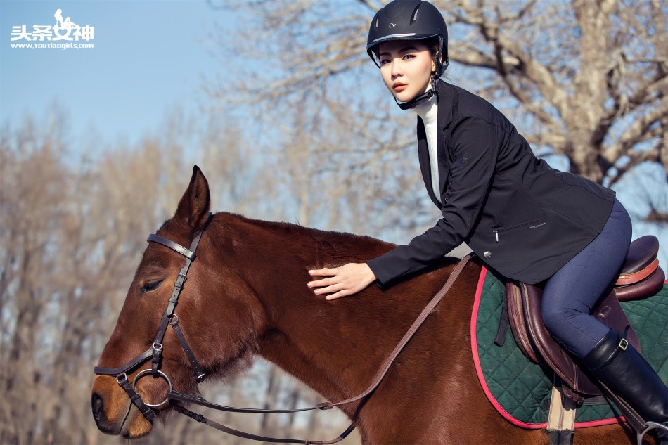 马术女神走进京郊马场_高清图集_新浪网