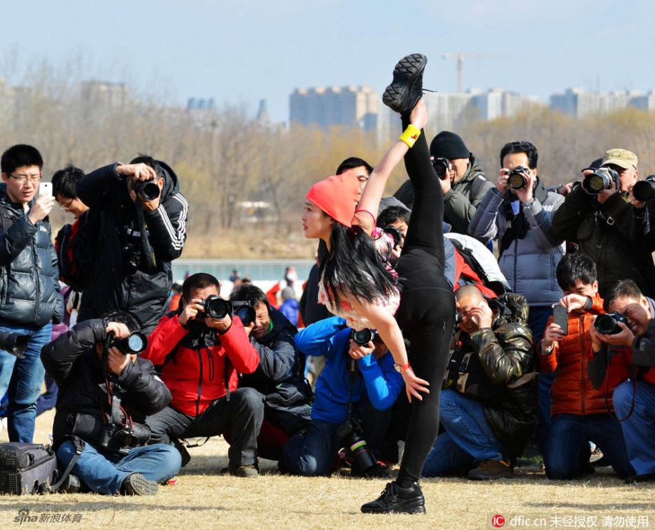 北京奥森上演"光猪跑"