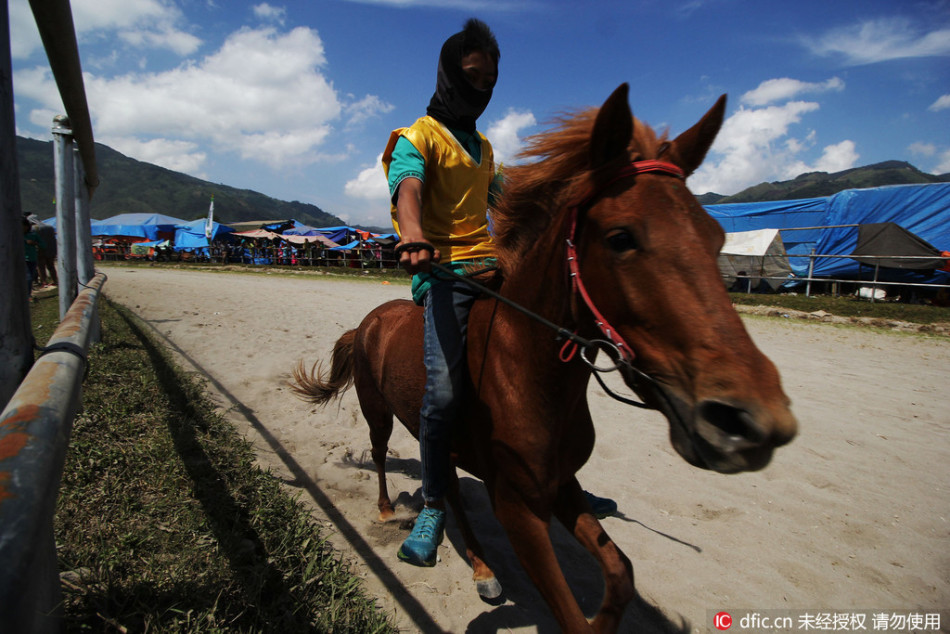 男人运动印尼无鞍赛马_高清图集_新浪网