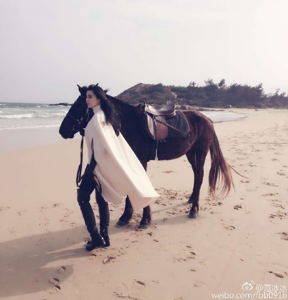 范冰冰海边唯美牵马_高清图集_新浪网