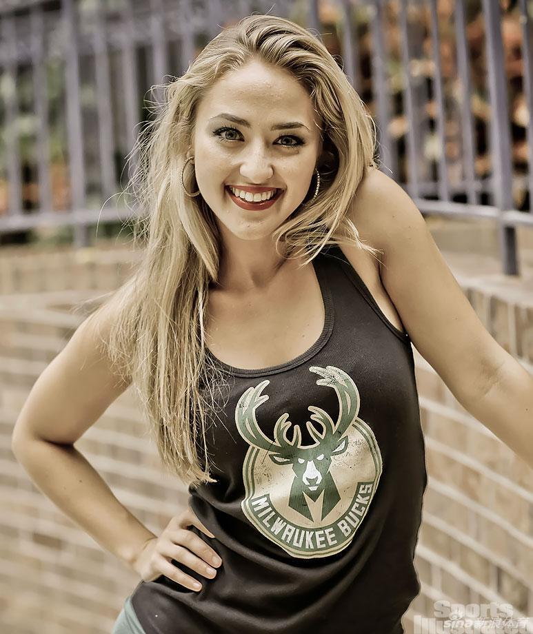 雄鹿队最美拉拉队员——阿里安娜_高清图集_新浪网