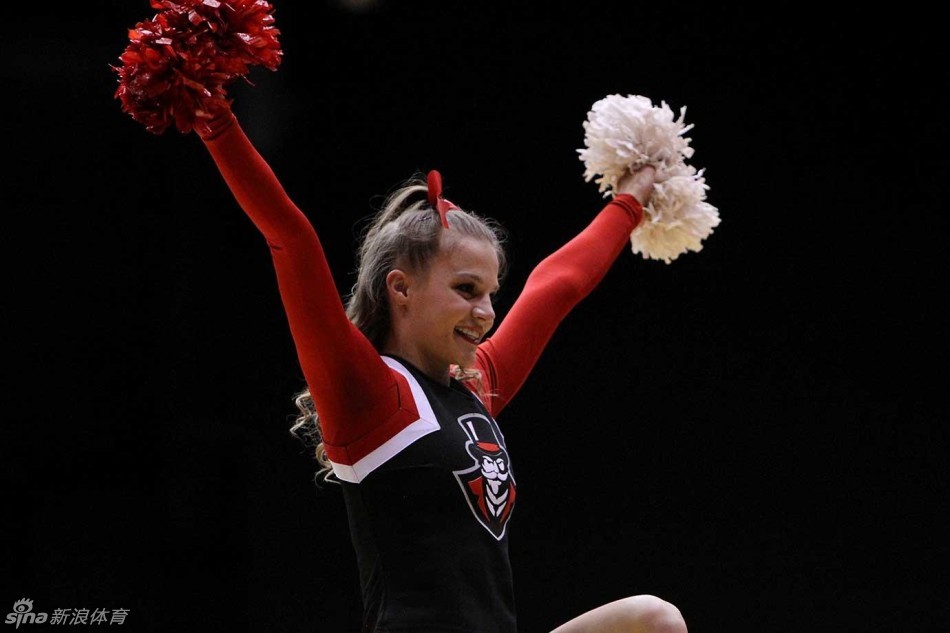 美国大学疯狂三月拉拉队集锦