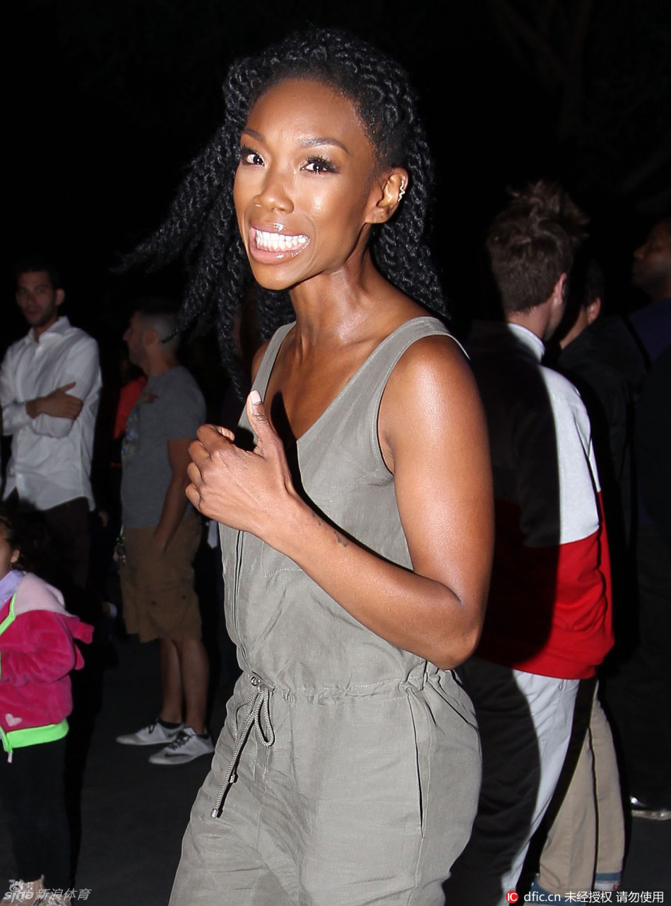 科比前女友布兰迪观战湖人比赛_高清图集_新浪网