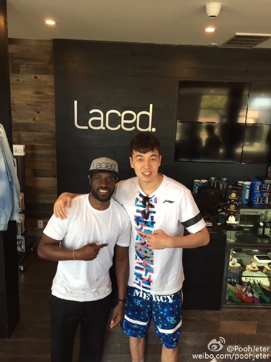 曾令旭美国观战科比_高清图集_新浪网