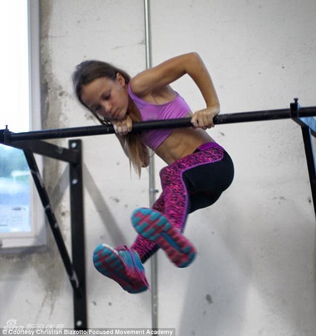 美国9岁女孩通过海豹突击队训练项目_高清图集_新浪网