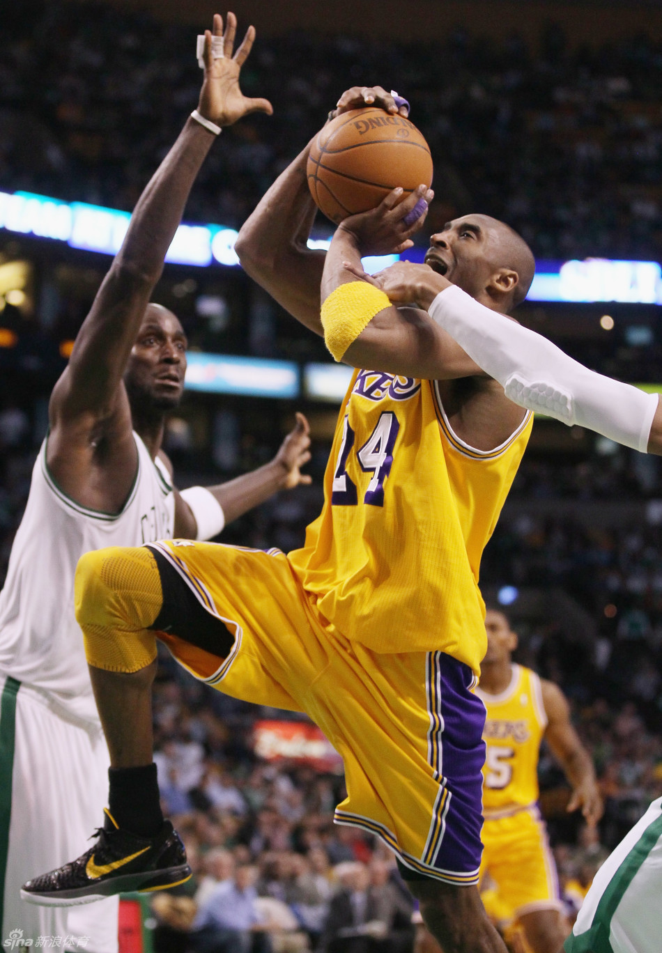 点将:科比1011赛季经典回顾_高清图集_新浪网