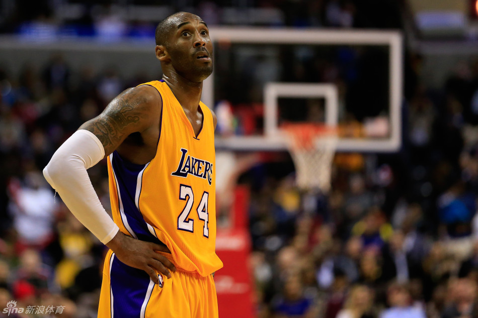 2014年12月3日,科比交出12分13助攻10失误另类三双.