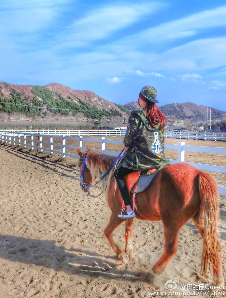 女网友马背爆照秀骑术_高清图集_新浪网