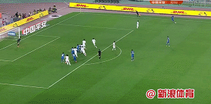 苏宁前场任意球 任航头槌破门