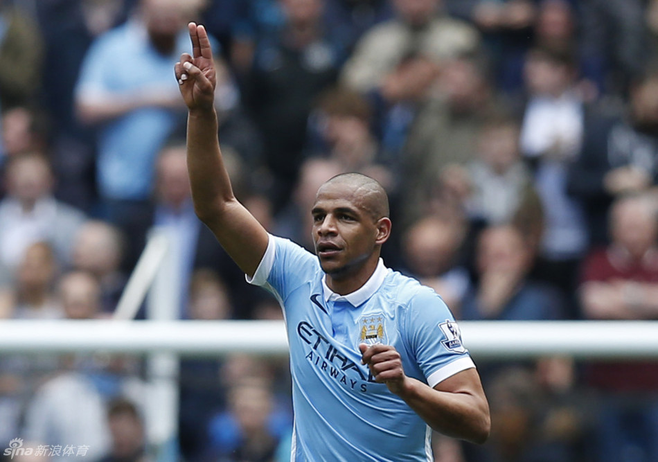 曼城主场4比0大胜斯托克城,费尔南多打破僵局,阿圭罗扩大比分,伊赫