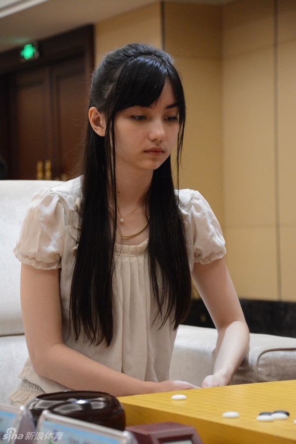 黑嘉嘉出战女子世团赛_高清图集_新浪网