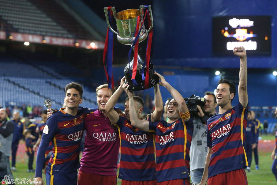 巴萨庆祝夺得国王杯