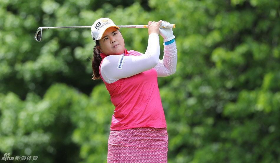 沃维克锦标赛首轮金楚笼领先 冯珊珊林希妤t70_高清图集_新浪网