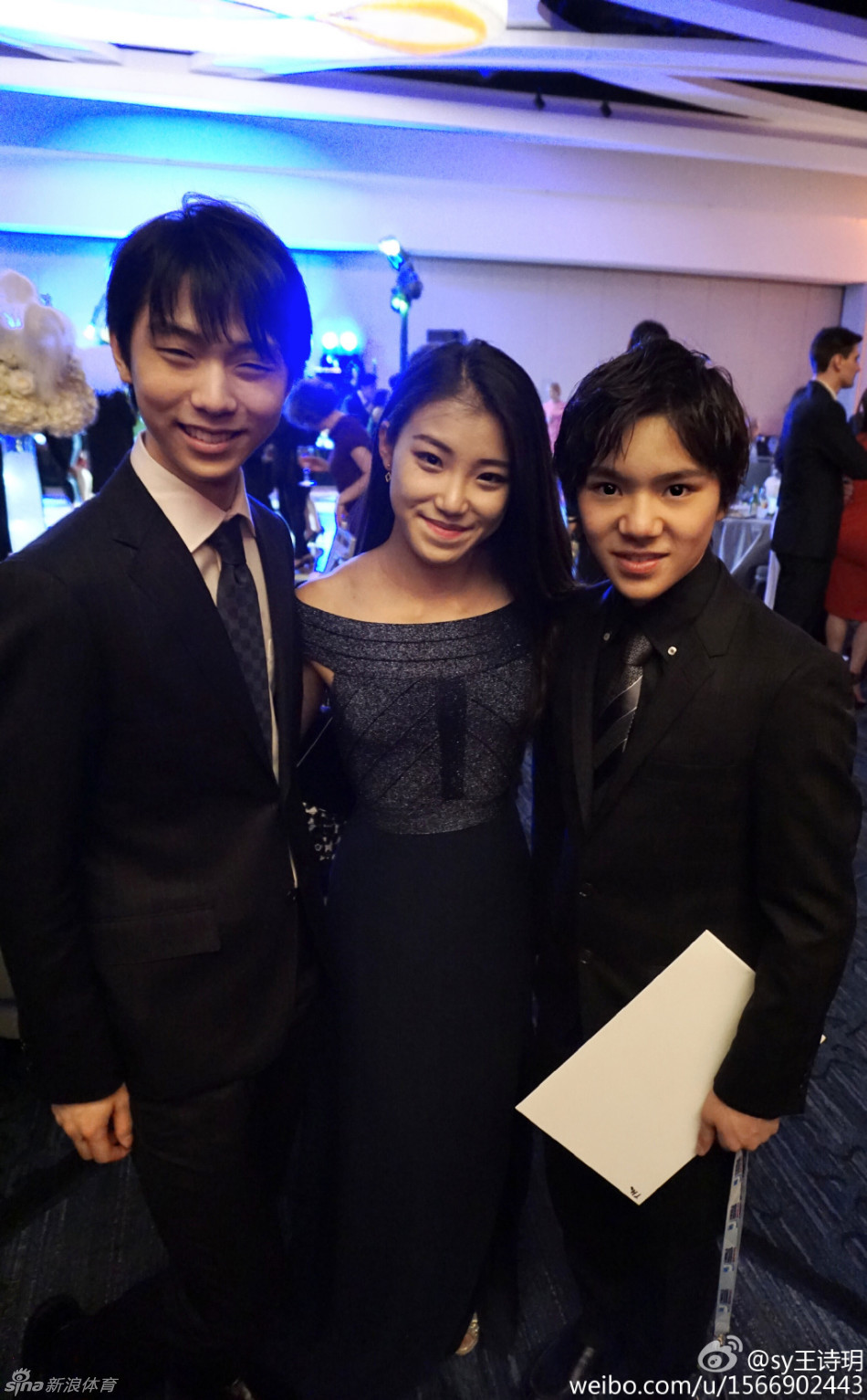 花滑明星享受"公主抱"_高清图集_新浪网