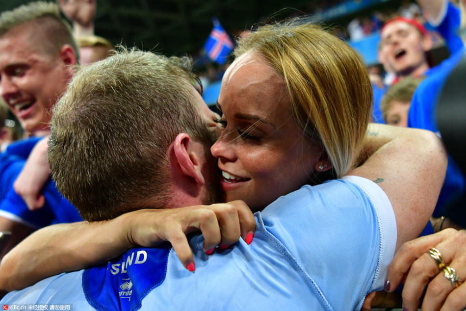 世界杯球 星情侣 激情与默相关图片3