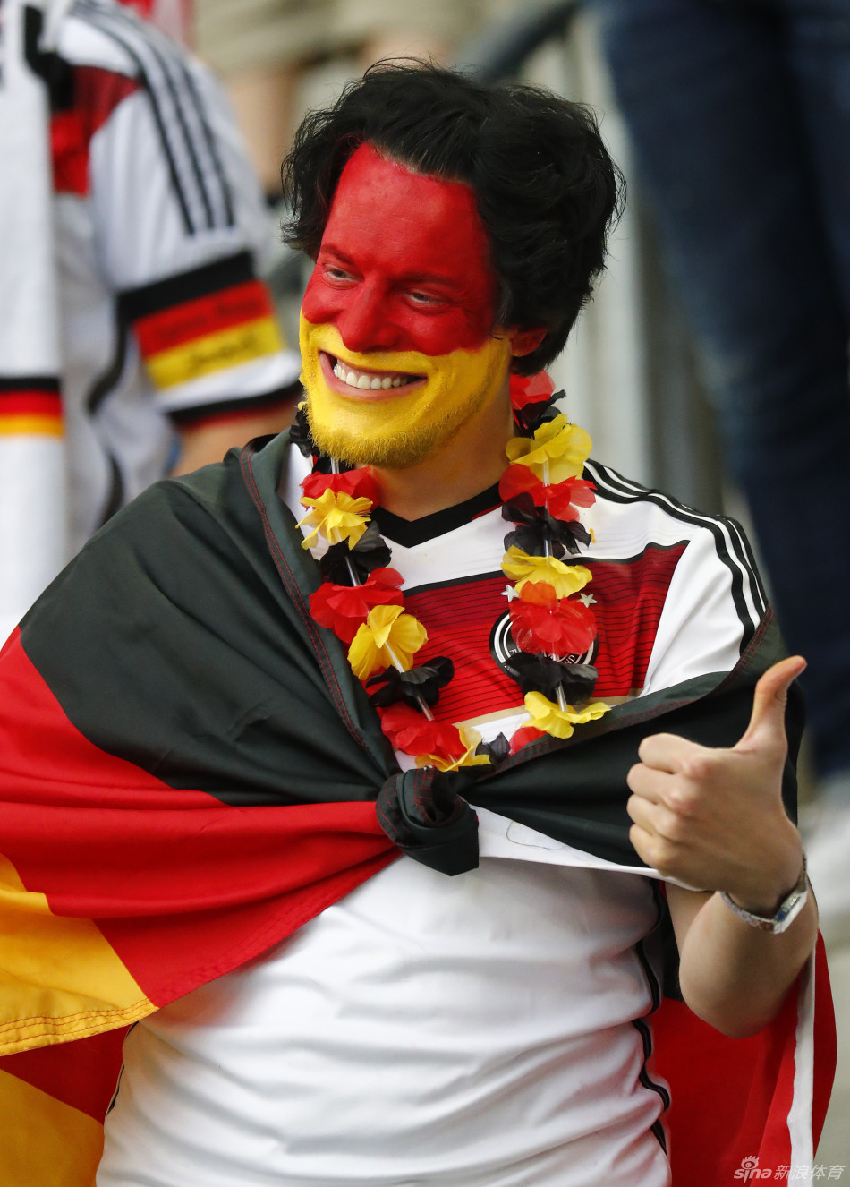 德国意大利球迷狂热助威_高清图集_新浪网