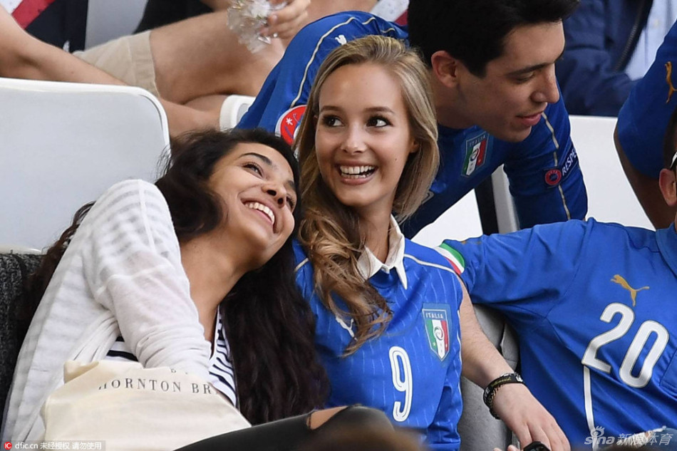 意大利太太团观战