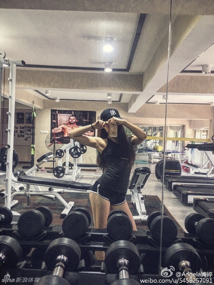 【全民show身趴】之美女恋上健身_高清图集_新浪网