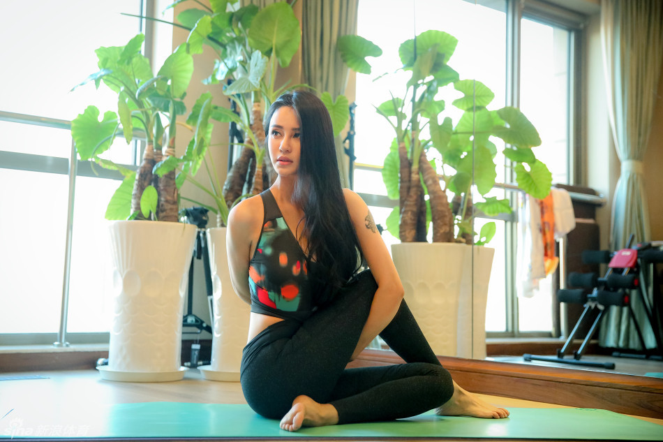 中印瑜伽大使,动作演员母其弥雅倾情助力【全民show身趴】,爱锻炼的你